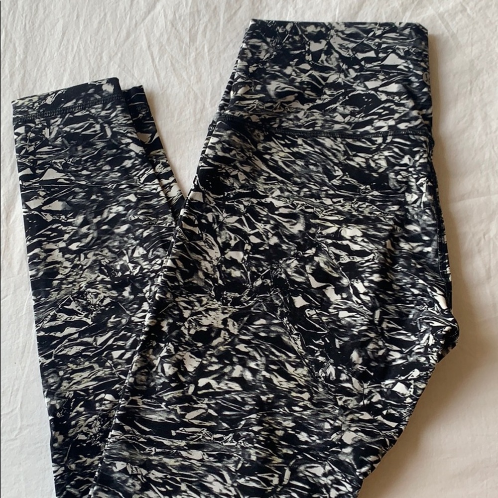 Lululemon Wunder Under Leggings. Size 10